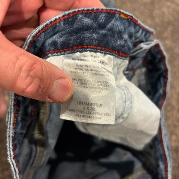 Women’s Wrangler Jeans - Picture 2 of 4